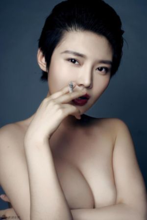 VC偷拍女厕各种大屁股嘘嘘图片_高清完整在线观看